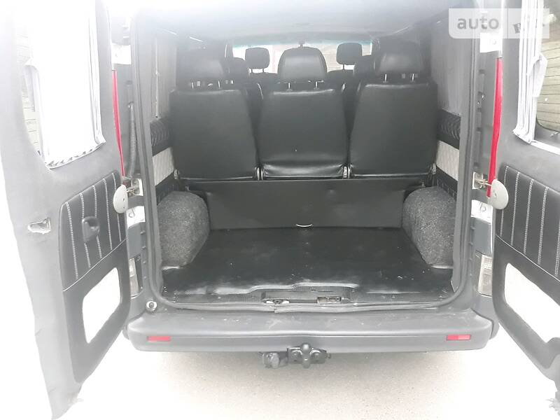 Вантажопасажирський фургон Opel Vivaro 2008 в Вінниці