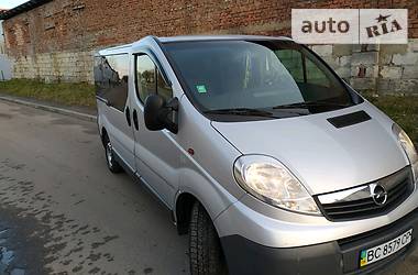 Вантажопасажирський фургон Opel Vivaro 2009 в 