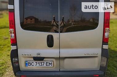 Вантажопасажирський фургон Opel Vivaro 2006 в 