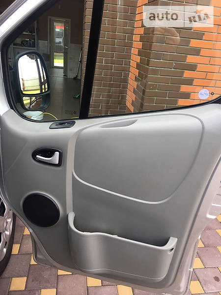 Вантажопасажирський фургон Opel Vivaro 2013 в Вишневому фото 14 Вантажопасажирський фургон Opel Vivaro 2013 в Вишневому