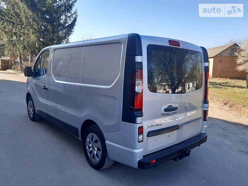 Вантажопасажирський фургон Opel Vivaro 2015 в Дубні фото 9 Вантажопасажирський фургон Opel Vivaro 2015 в Дубні