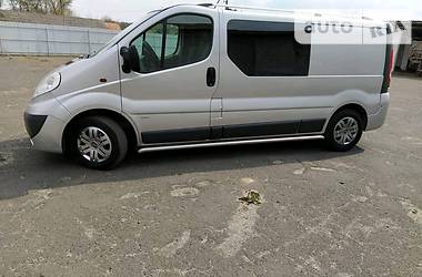 Вантажопасажирський фургон Opel Vivaro 2010 в 