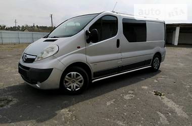 Вантажопасажирський фургон Opel Vivaro 2010 в 