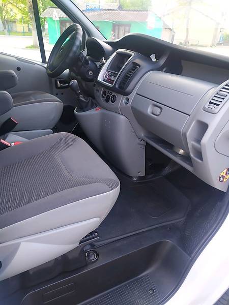Грузопассажирский фургон Opel Vivaro 2011 в Львове