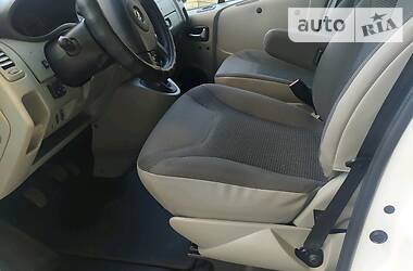 Вантажопасажирський фургон Opel Vivaro 2011 в 