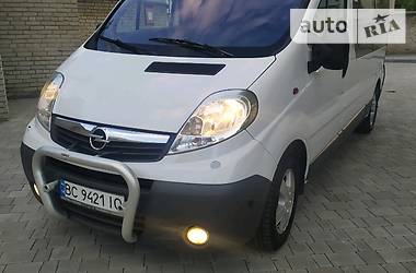 Вантажопасажирський фургон Opel Vivaro 2011 в 