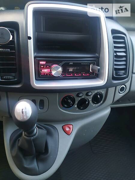 Грузопассажирский фургон Opel Vivaro 2011 в Львове