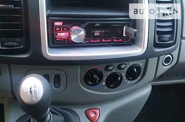 Вантажопасажирський фургон Opel Vivaro 2011 в 