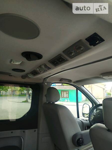 Грузопассажирский фургон Opel Vivaro 2011 в Львове