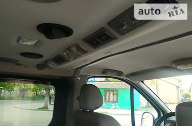 Вантажопасажирський фургон Opel Vivaro 2011 в 