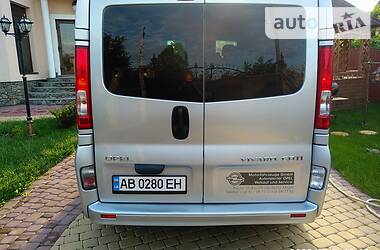 Вантажопасажирський фургон Opel Vivaro 2013 в 