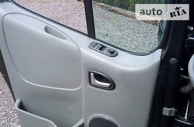 Вантажопасажирський фургон Opel Vivaro 2009 в 