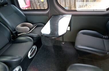 Вантажопасажирський фургон Opel Vivaro 2009 в 