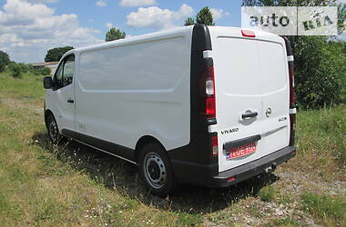 Грузопассажирский фургон Opel Vivaro 2015 в Житомире