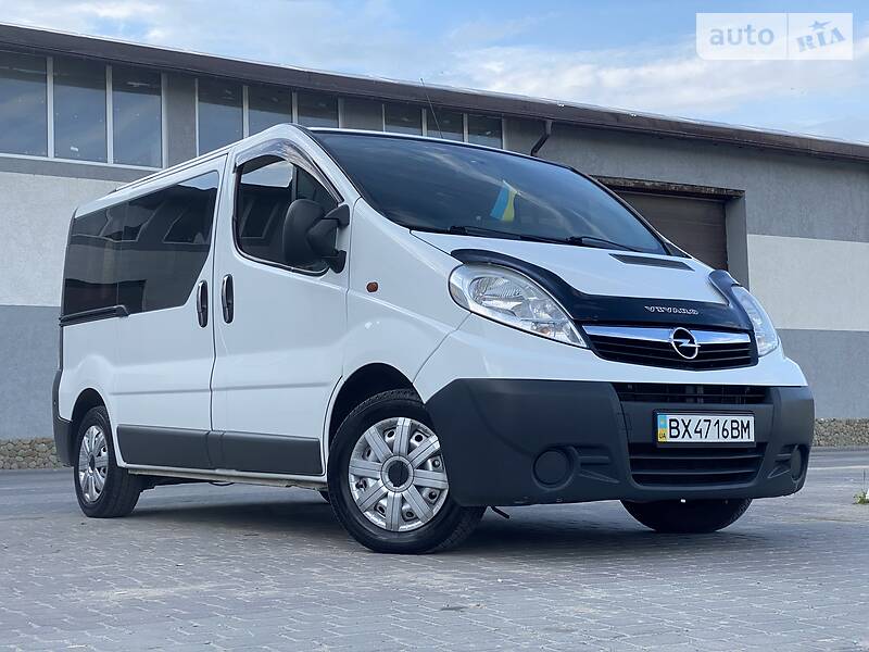 Вантажопасажирський фургон Opel Vivaro 2007 в Теофіполі