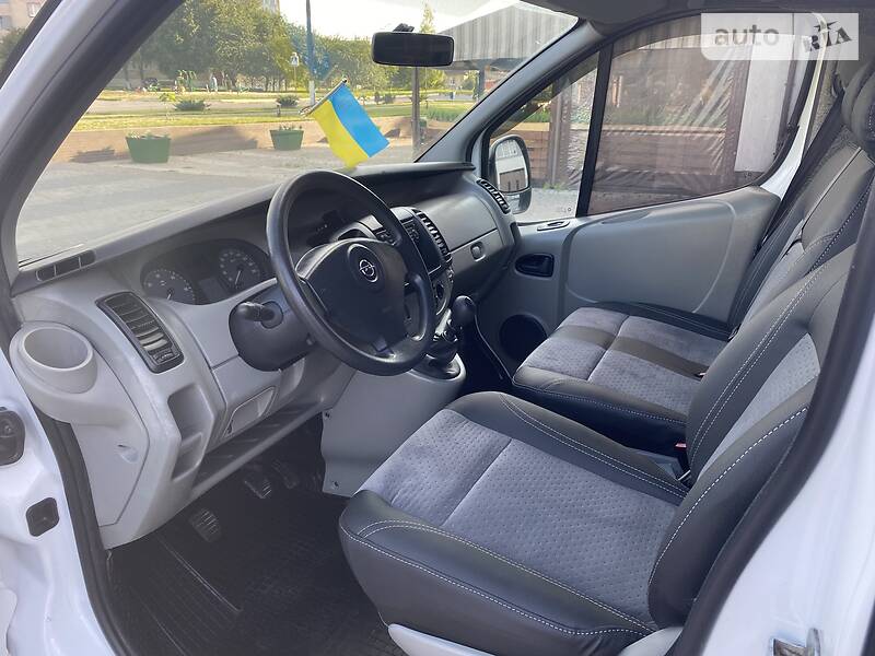 Вантажопасажирський фургон Opel Vivaro 2007 в Теофіполі