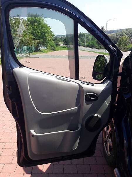 Мінівен Opel Vivaro 2003 в Трускавці фото 7 Мінівен Opel Vivaro 2003 в Трускавці