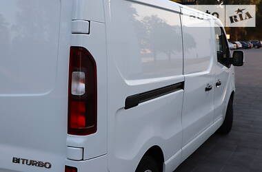 Вантажопасажирський фургон Opel Vivaro 2015 в 