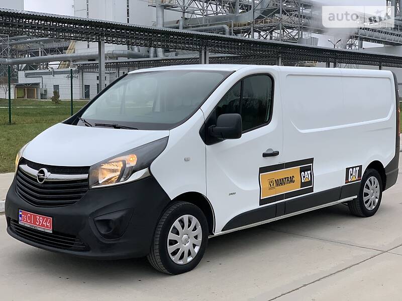 Грузопассажирский фургон Opel Vivaro 2015 в Коростене