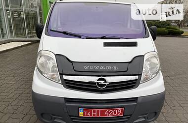 Грузопассажирский фургон Opel Vivaro 2011 в Луцке