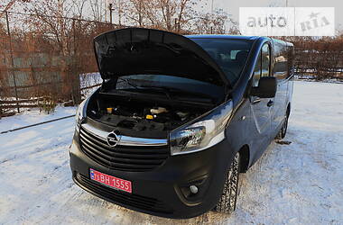 Грузопассажирский фургон Opel Vivaro 2017 в Кременчуге