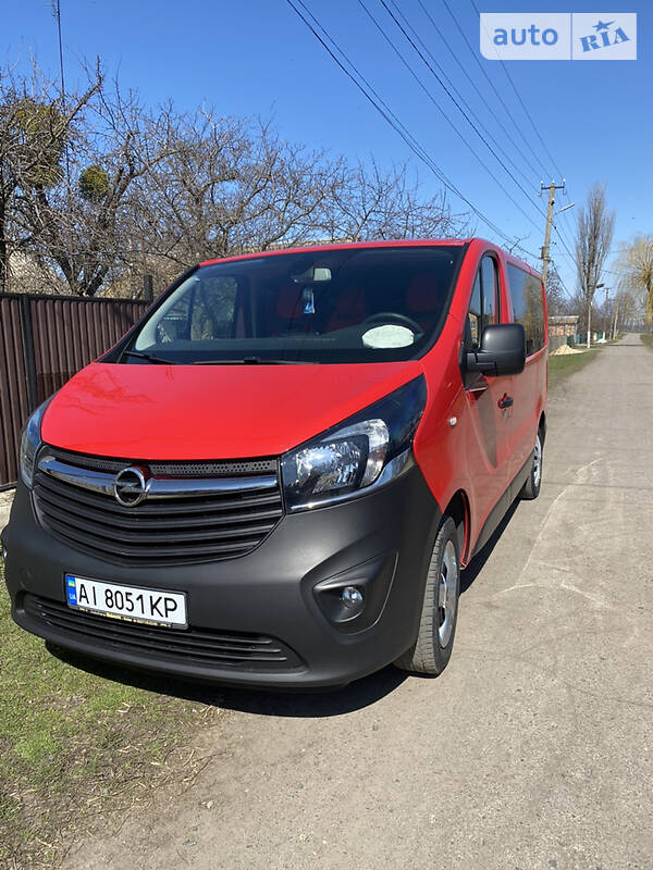 Мінівен Opel Vivaro 2015 в Києві