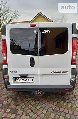 Грузопассажирский фургон Opel Vivaro 2013 в Червонограде