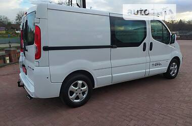 Вантажний фургон Opel Vivaro 2013 в Рівному