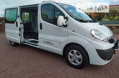 Вантажний фургон Opel Vivaro 2013 в Рівному