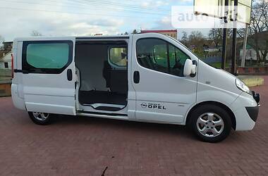 Вантажний фургон Opel Vivaro 2013 в Рівному