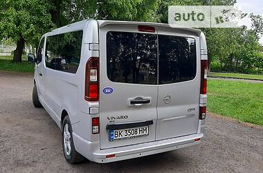 Минивэн Opel Vivaro 2015 в Луцке