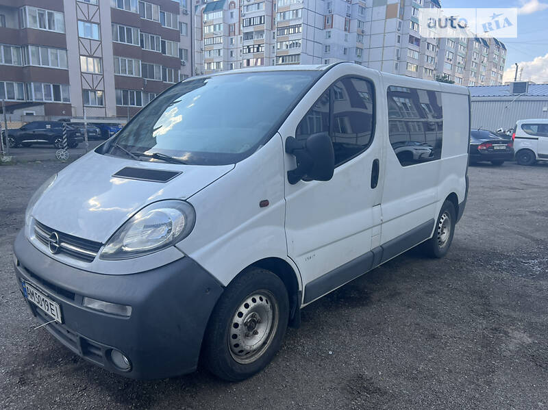 Универсал Opel Vivaro 2004 в Киеве