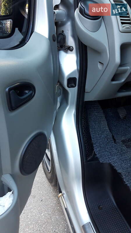 Мінівен Opel Vivaro 2012 в Києві