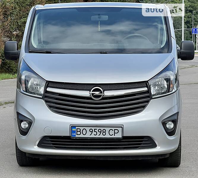 Мінівен Opel Vivaro 2016 в Тернополі