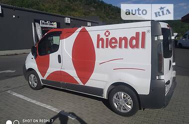 Грузовой фургон Opel Vivaro 2002 в Мукачево