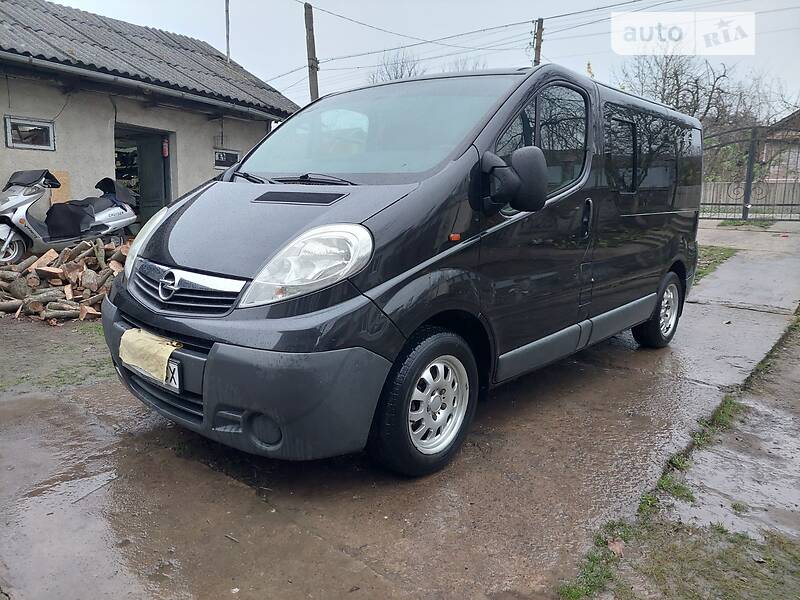 Минивэн Opel Vivaro 2008 в Ивано-Франковске