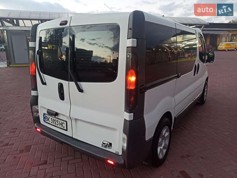 Мінівен Opel Vivaro 2005 в Рівному