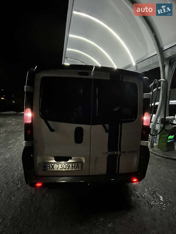 Мінівен Opel Vivaro 2005 в Віньківцях