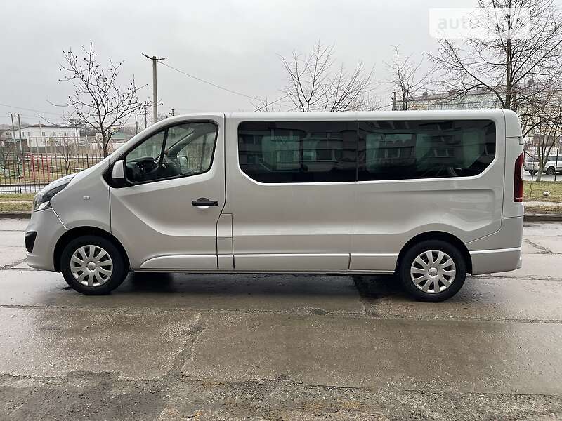 Мінівен Opel Vivaro 2017 в Києві
