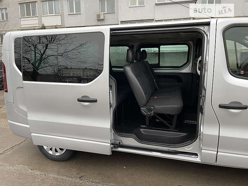 Мінівен Opel Vivaro 2017 в Києві