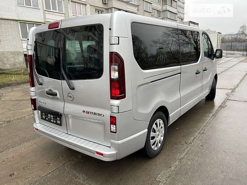 Мінівен Opel Vivaro 2017 в Києві