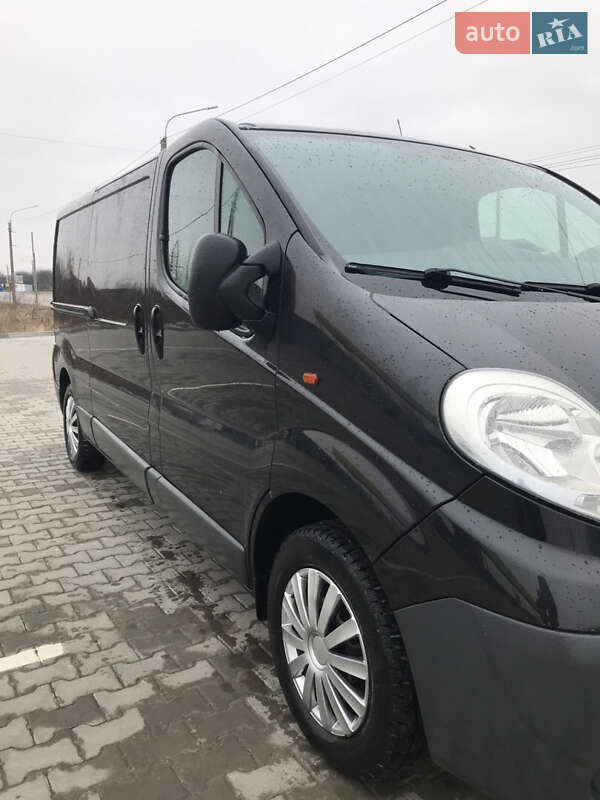 Opel Vivaro 2012