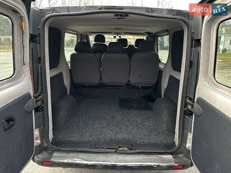 Минивэн Opel Vivaro 2004 в Звягеле