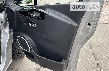 Минивэн Opel Vivaro 2017 в 