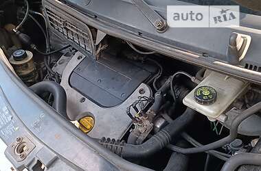 Мінівен Opel Vivaro 2006 в 