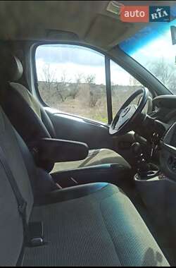 Минивэн Opel Vivaro 2009 в 