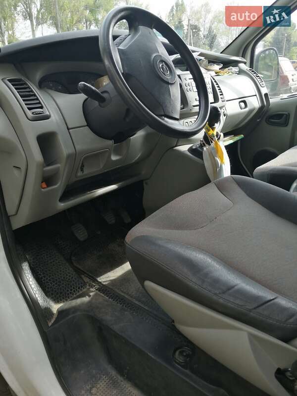 Минивэн Opel Vivaro 2009 в 