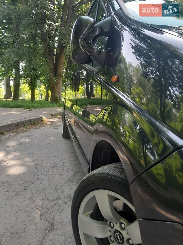 Минивэн Opel Vivaro 2007 в Городенке
