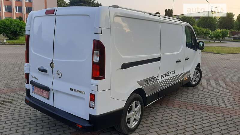 Грузовой фургон Opel Vivaro 2018 в Луцке