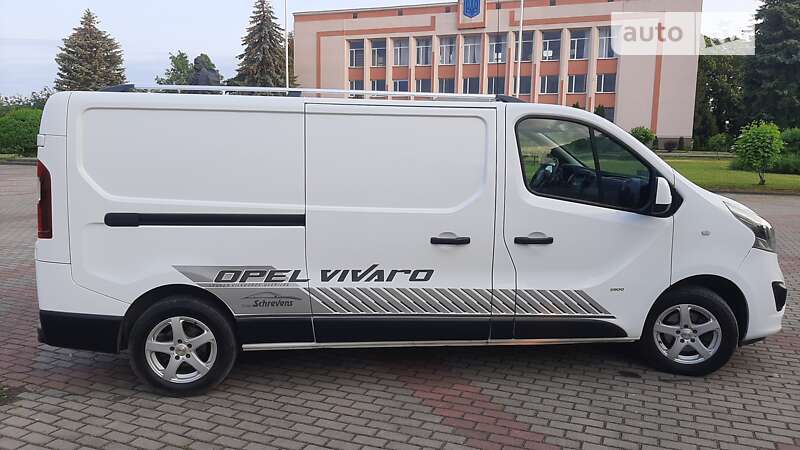 Грузовой фургон Opel Vivaro 2018 в Луцке